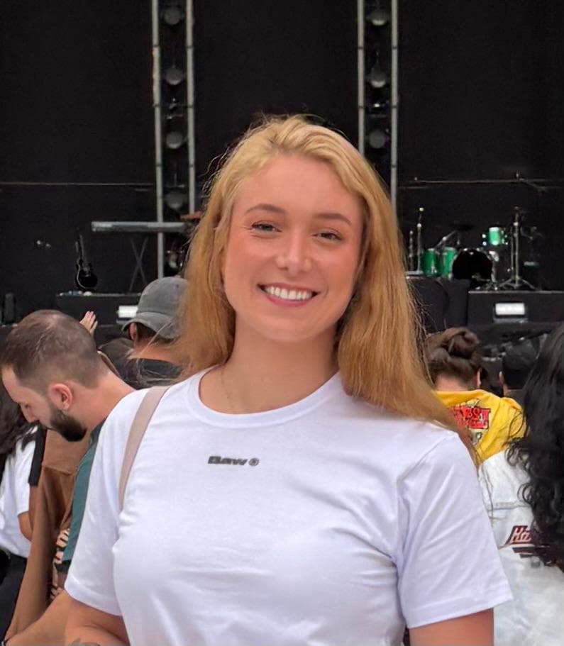 Camila Binsfeld